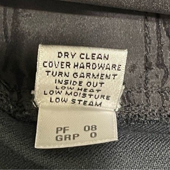 St John Sport Straight Black Crop Jeans Pants Metal Tag Logo 5 Pockets Size 12 - Picture 13 of 14